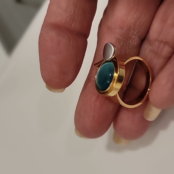 Artistic Ring - Picture 3 of 8